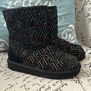 UGG - Classic II graphic boots, kids size 1